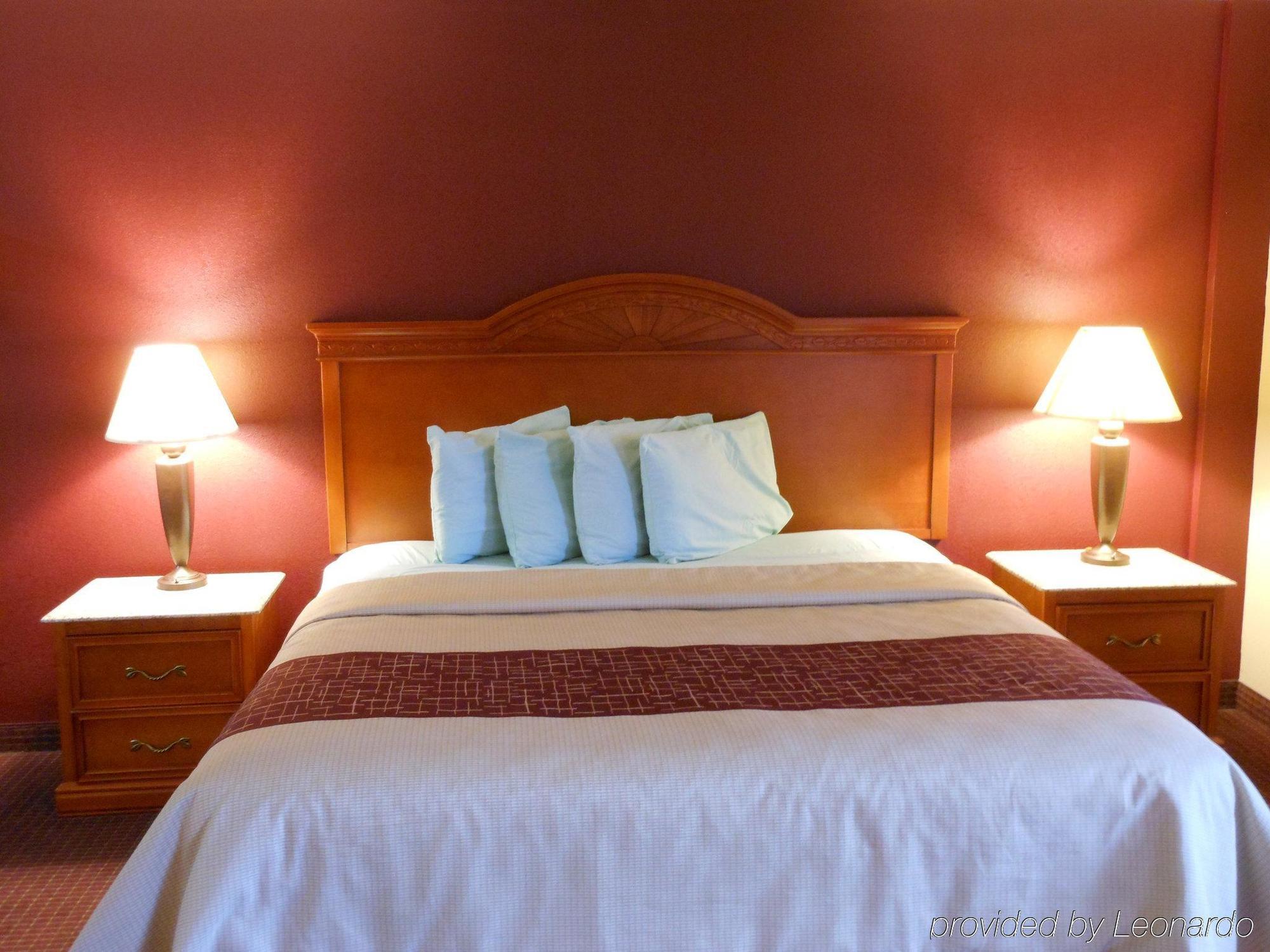 Red Roof Inn & Suites Pigeon Forge Parkway מראה חיצוני תמונה