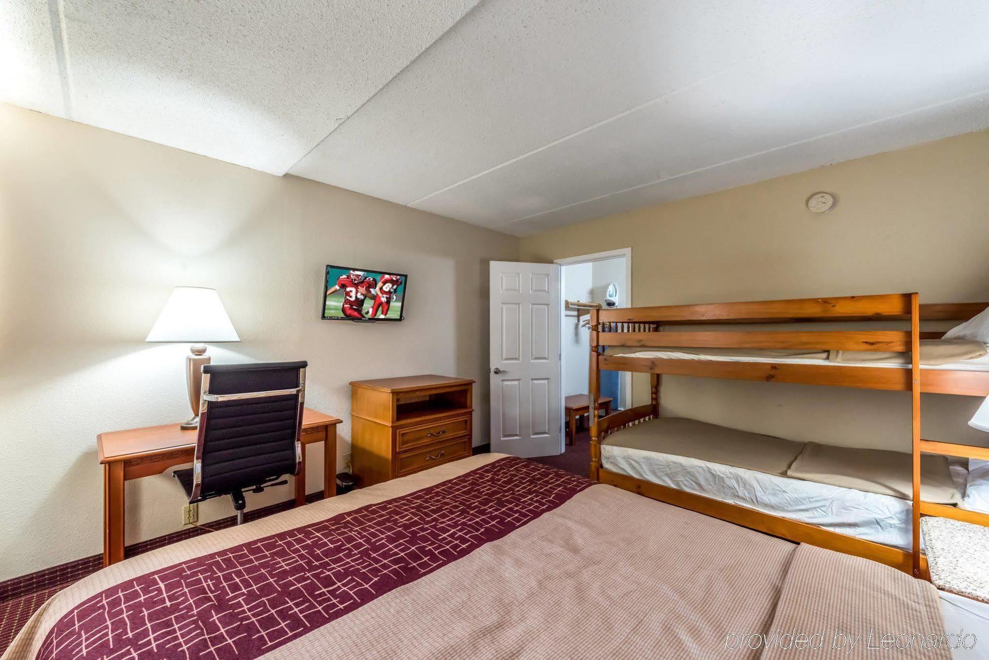 Red Roof Inn & Suites Pigeon Forge Parkway מראה חיצוני תמונה