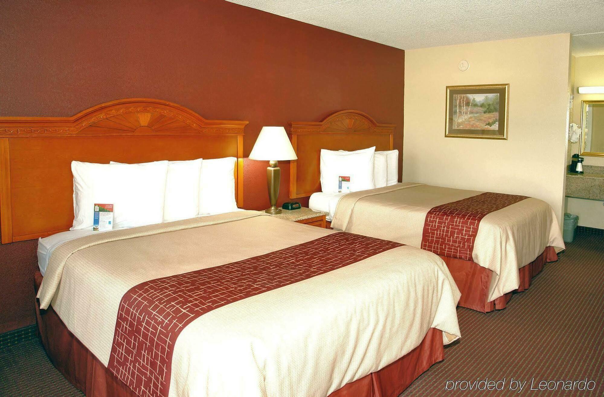 Red Roof Inn & Suites Pigeon Forge Parkway מראה חיצוני תמונה