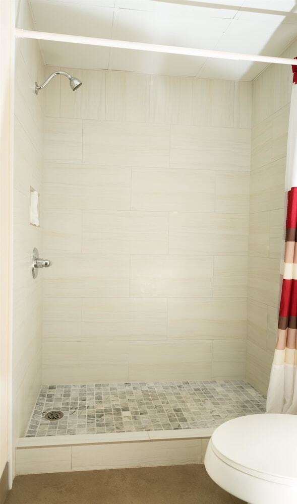 Red Roof Inn & Suites Pigeon Forge Parkway מראה חיצוני תמונה
